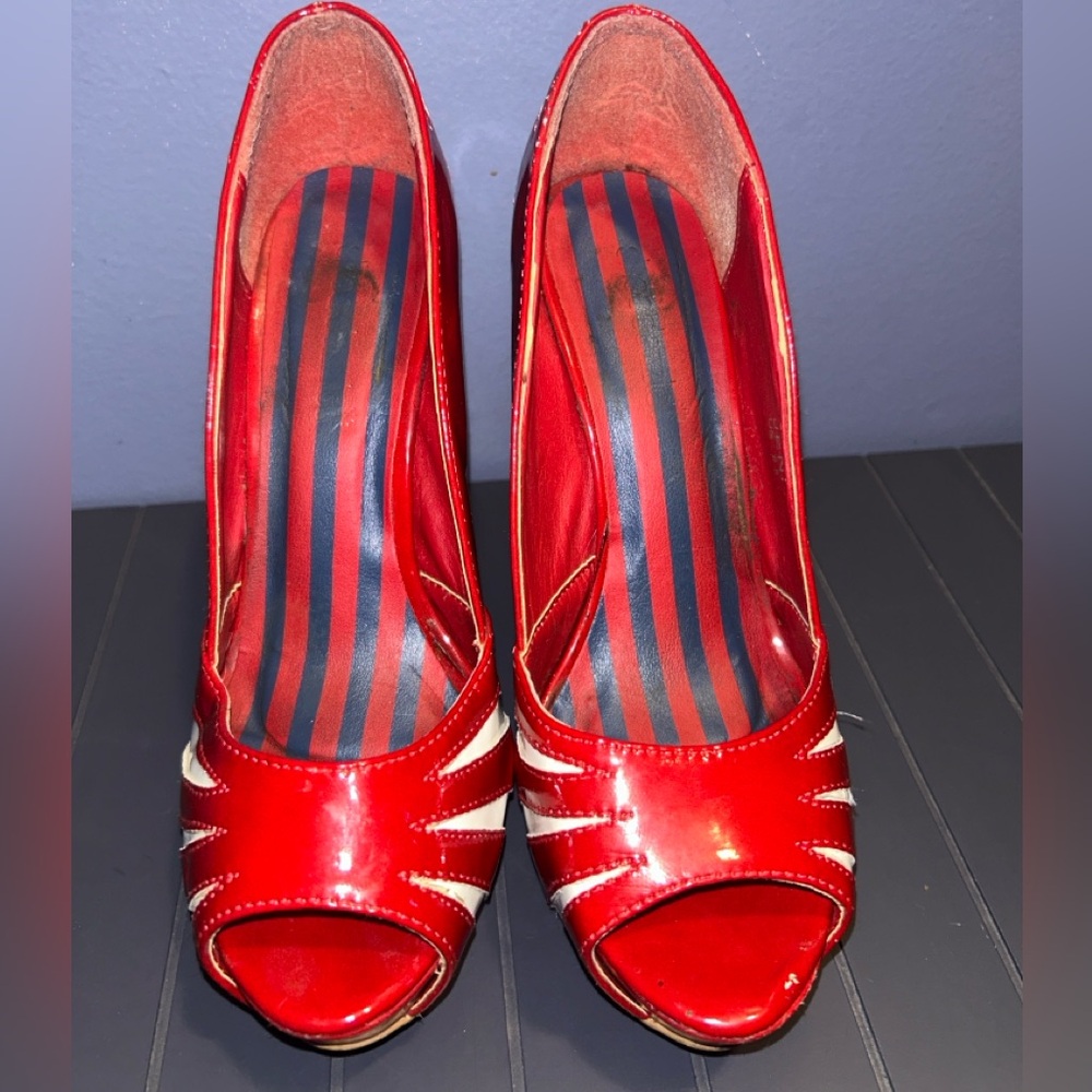 Shoe Dazzle Circus 🎪 Peep Toe Heels - Picture 2 of 6